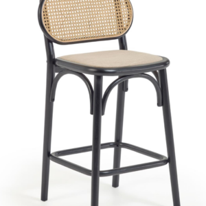 Udendørs barstol Kave Home Doriane i massivt elm og håndvævet rattan med vandafvisende polstring, sort, H97xB46xD47 cm
